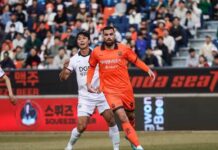 Den svenska anfallaren landade i Trondheim för att prata med Rosenborg