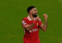 Paris Saint-Germain i samtal med folket i Liverpool-stjärnan Mohamed Salah