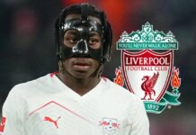 Den sensationella Salah-arvtagaren gör hattrick på 18 minuter med Liverpools delegation närvarande