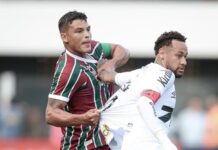 Chelsea-legenden Thiago Silva undersöker möjligheten till en återvändning till Premier League innan VM