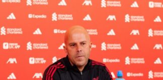 Liverpools tränare Slot förstår inte Wayne Rooneys grej