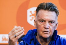 Louis van Gaal skrev kontrakt med Sporting-spelaren till Manchester United ”eftersom hans barnbarn spelade med honom i FIFA”