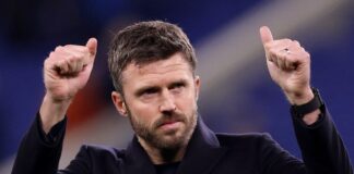 Inte heller kan Glasner-fotbollen stoppa Michael Carrick