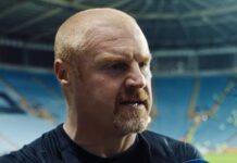 Sean Dyche sitter på en pub med vänner i norra London och förhandlar inte med Tottenham