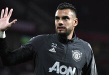 Den tidigare Manchester United-anfallaren Sergio Romero skriver på