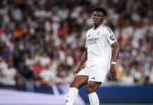 Liverpool kollar om de har tillräckligt med pengar för att köpa en av världens bästa defensiva mittfältare