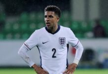 Sunderland och Newcastle kämpar om den utmärkta Manchester City-försvararen