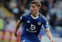 Kris! Tio år efter Premier League-titeln väntar tredje divisionen på Leicester