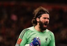 Liverpool kommer att säljas om budet på Alisson är tillräckligt stort – mitt i ”Catch-22”-situationen på Anfield