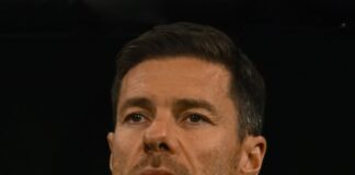 Chelsea vänder sig mot en anfallare i världsklass som den första Xabi Alonso-värvningen