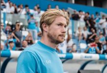 ”Jag har ett år kvar på mitt kontrakt, men jag måste prata med Neapel”