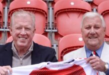 Den tidigare Manchester United-tränaren Steve McClaren är tillbaka på bollön för räddningsinsats