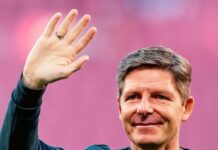 Sackar Robin van Persie på söndag – kastar sig in i kampen om Oliver Glasner på måndag