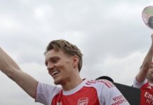 Arsenal lägger upp underhållande video med Martin Ødegaard som ”assisterar” till engelsk polis