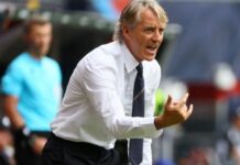 Reportern Roberto Mancini får städjobbet i Italien