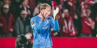 Newcastle utlöser köpklausulen några timmar efter att Eddie Howe lämnat