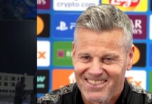 Bodø/Glimts framgångstränare Kjetil Knutsen i samtal med en storklubb i skuggan av VM-turbulensen