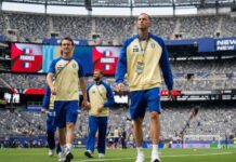 Den svenske anfallaren Gustaf Nilsson tackar nej till både Hannover och Hertha Berlin från frysen