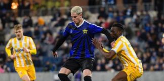 Förhandlar med nya Haaland, som enligt Sevilla är 22 år gammal och från Skottland.