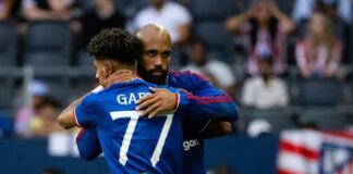 Manchester United-fansen förstår att något stort pågår med 16-årige JJ Garbriel