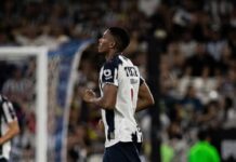 Anthony Martial gjorde en sensationell återkomst till Premier League efter tre månader som free agent