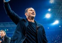 Det bästa Frank Lampard kan göra nu är att smyga ut bakvägen