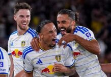 Leeds låter sig inte ryckas med efter att ha klättrat till tredje plats efter Newcastles förkrossande