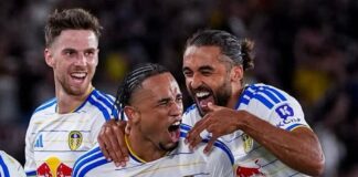 Leeds låter sig inte ryckas med efter att ha klättrat till tredje plats efter Newcastles förkrossande