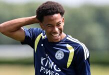 Manchester United fortsätter sin jakt på en av Englands största mittfältstalanger