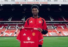 Manchester United värvar den stora talangen Karim Cassim från stadsrivalen City