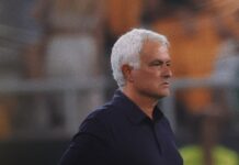 Jose Mourinho förlorar, slår sig på läppen – men gör sedan något mycket ovanligt